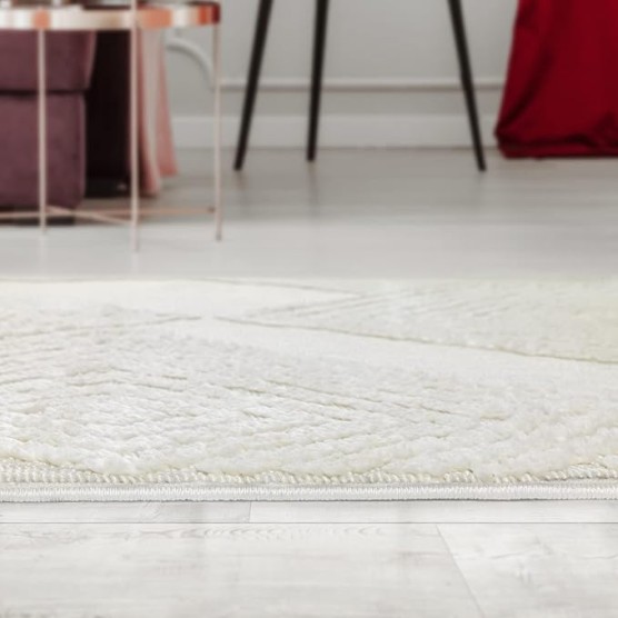 Palafito 8x10 Geometric Shag Diamond High-Low Pile Textured Indoor Area Rug (White, 7'10" x 10')