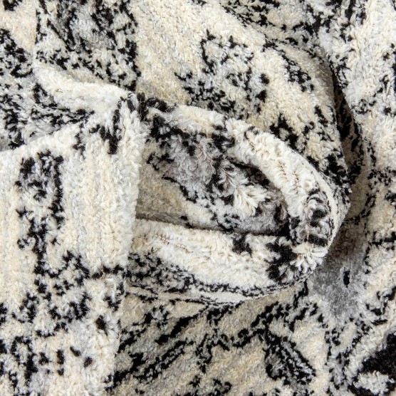 Palace Oriental Ivory Grey Black 5'3" x 7' Area Rug